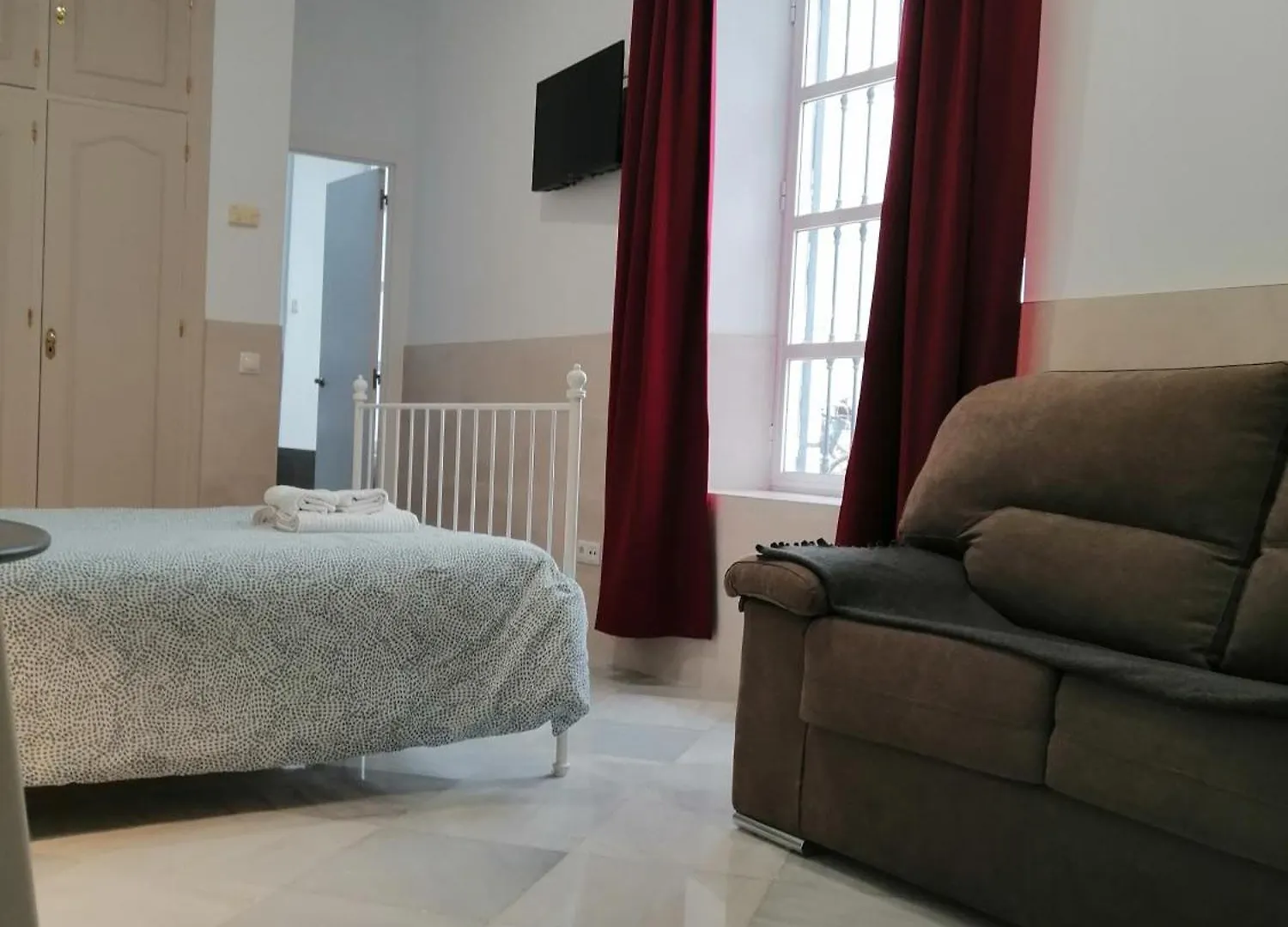 Salotur Tomas De Ibarra Apartment Seville Spain